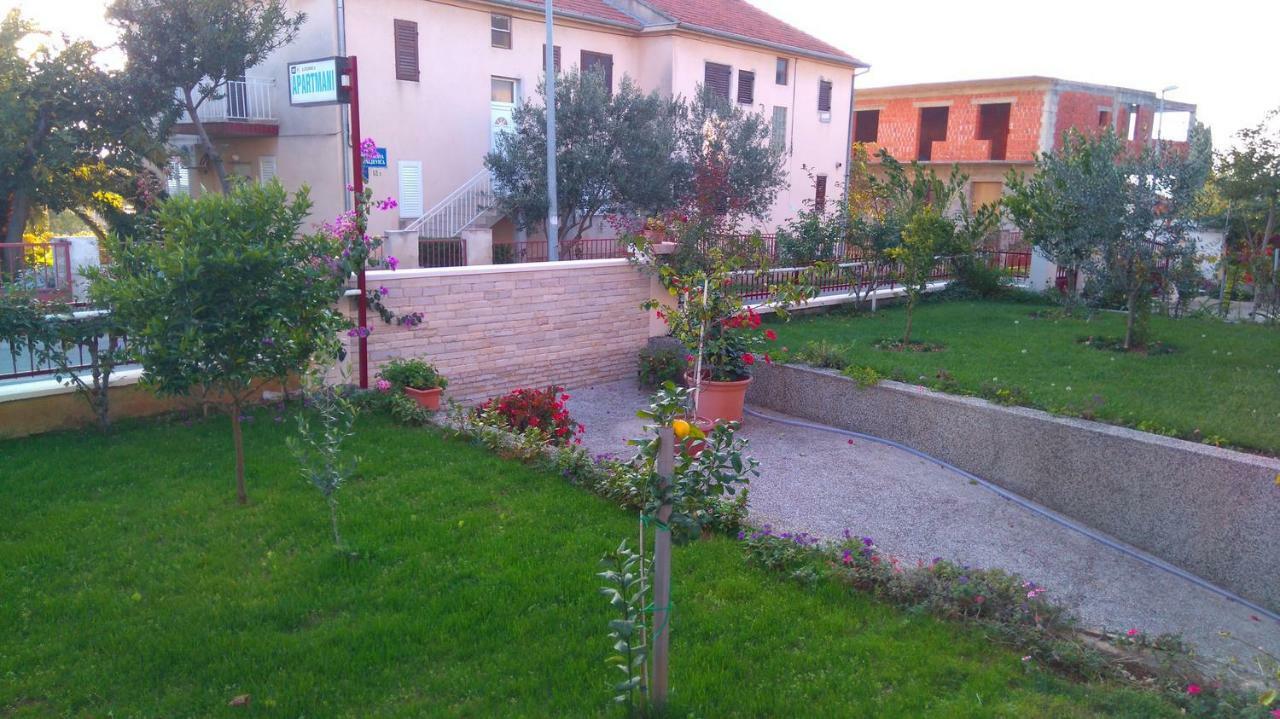 Apartmani Nimcevic Biograd Na Moru Buitenkant foto